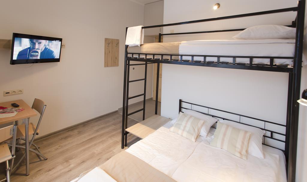 Arcus Premium Hostel Warsaw Exterior photo